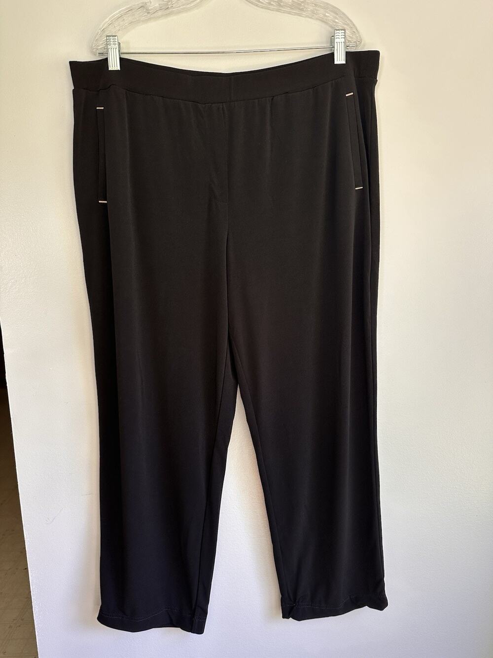 Susan Graver Woman’s Size XL Black Pull On Cropped Stretchy Pants Pockets